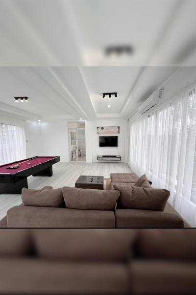 Upper Lounge
